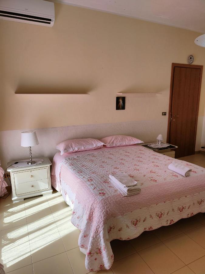 Appartamento In Villa Virginia Fino A 10 Ospiti Mondragone Exterior photo